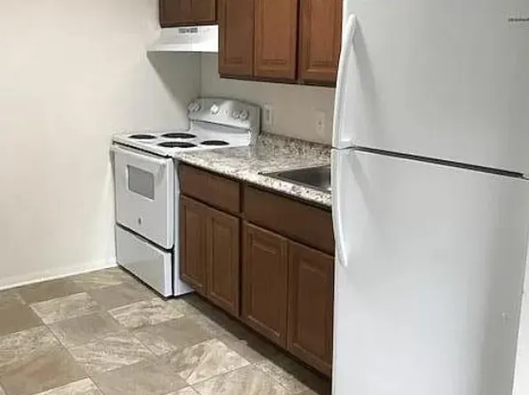 815 Windsor Pl APT 4, Mechanicsburg, PA 17055