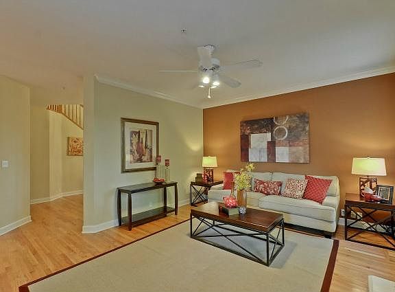 5th image of 362 N Bayview Ave