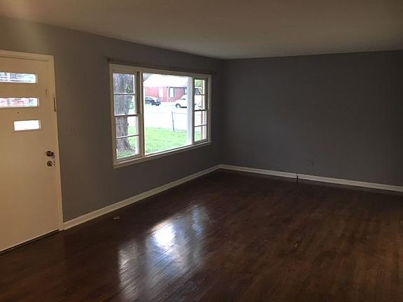 3rd image of 1408 Lynhurst Dr