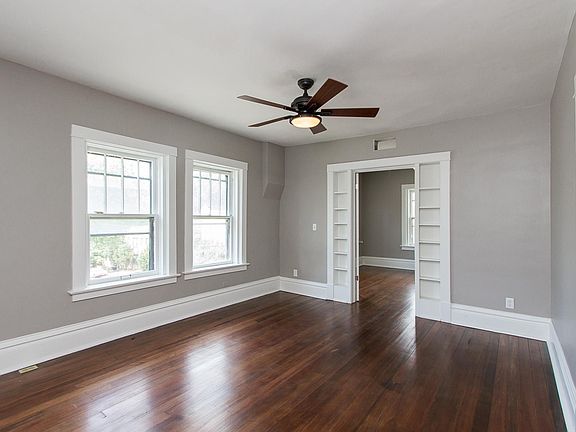 4th image of 1030 W 45th St