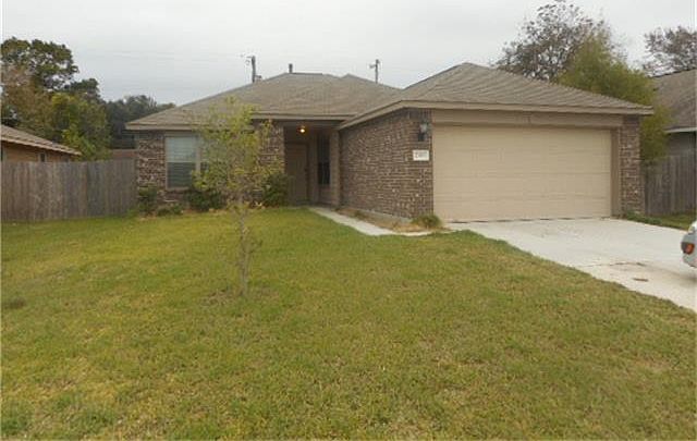 1st image of 7906 Big Oak Dr