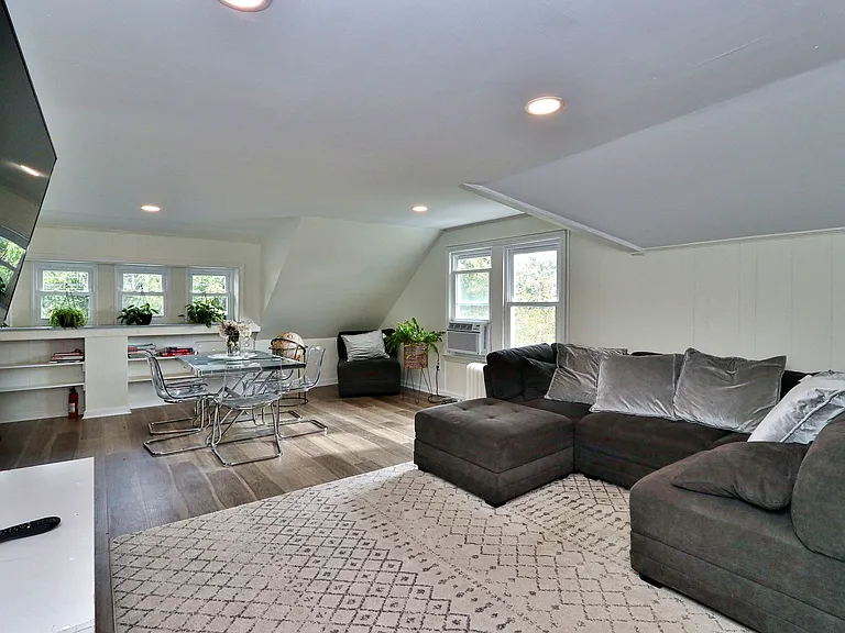 128 Mount Pleasant Ave — Photo 1