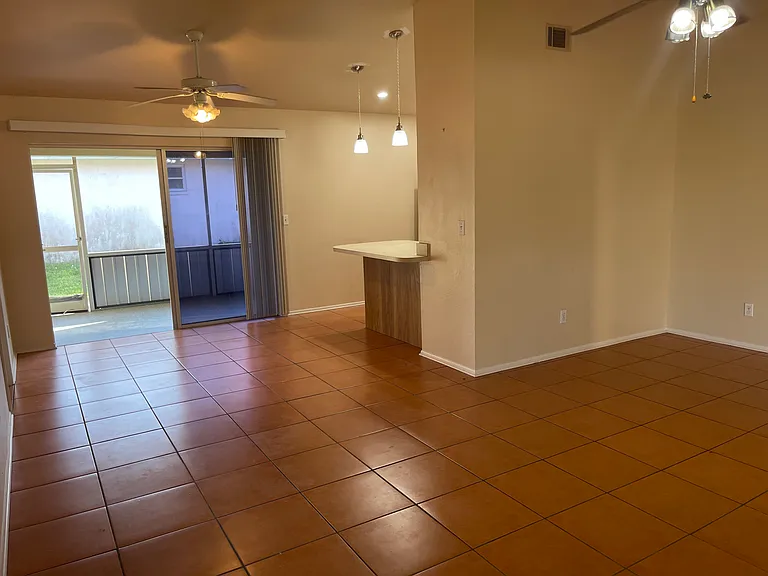 4119 SW Santa Barbara Pl — Photo 6