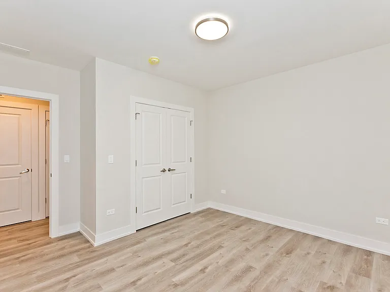 2725 N Ashland Ave #1S — Photo 3