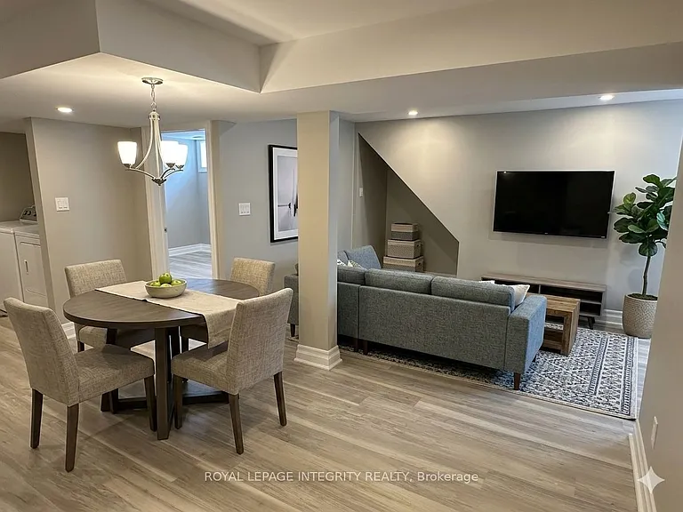 1398 Jamison Ave #B — Photo 8