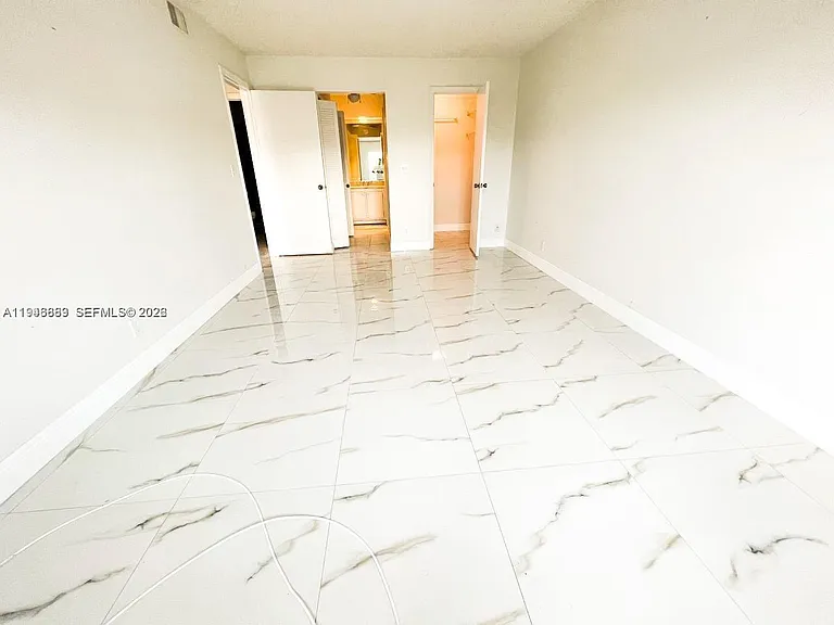 6395 Bay Club Dr #4 — Photo 16