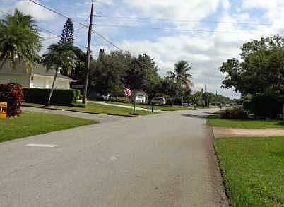 2nd image of 557 Cypress Way E