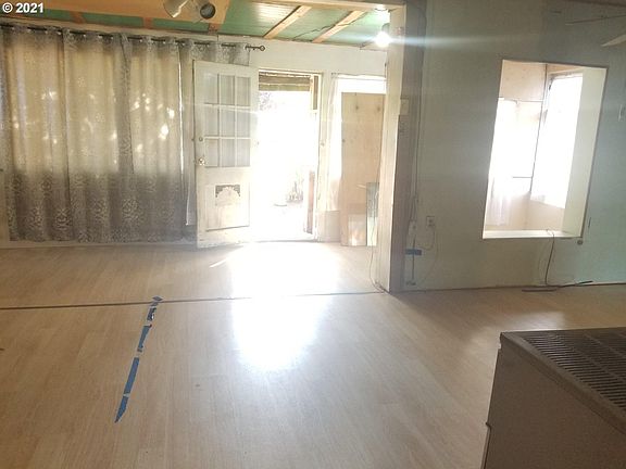 2nd image of 182 SE Miller Ave