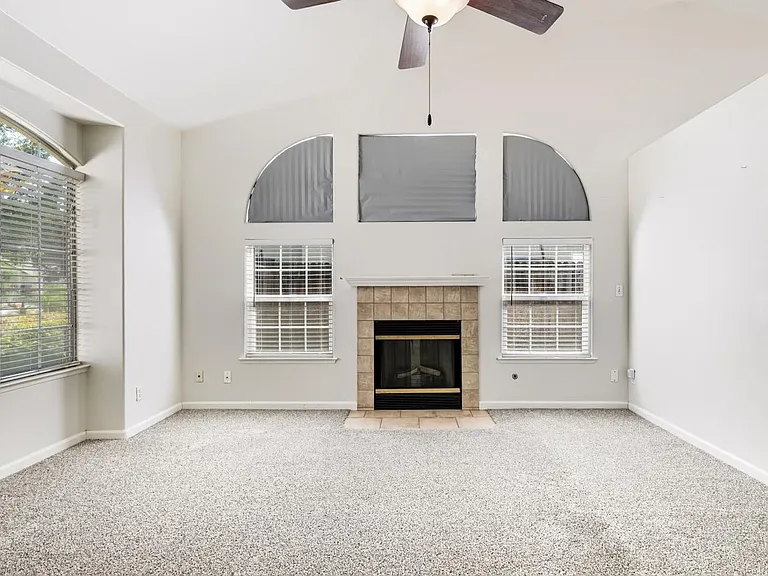 352 W Kelly Ave — Photo 5
