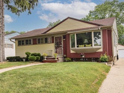 8164 West Muriel PLACE, Milwaukee, WI, 53218