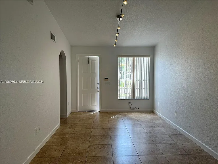 2624 SW 188th Ave — Photo 6