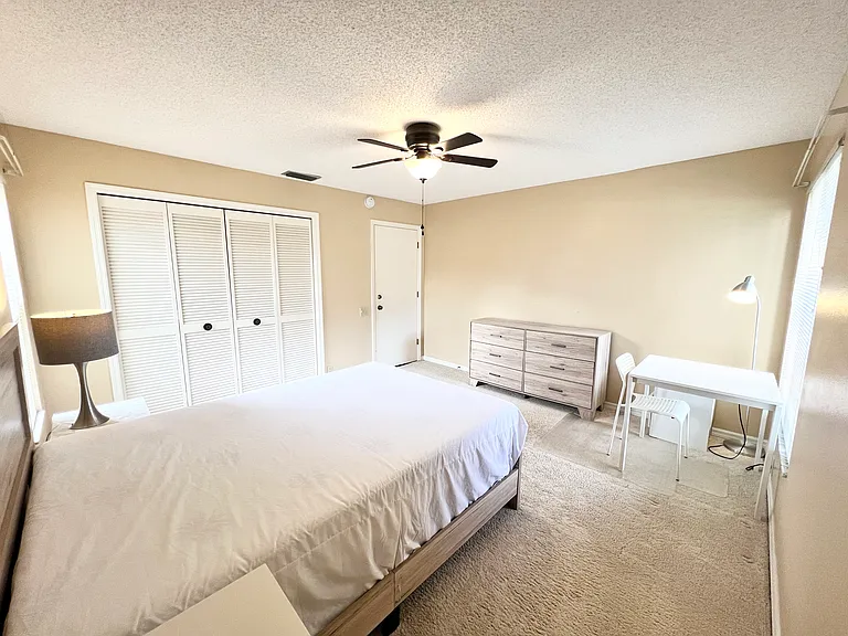 15823 Amberly Dr — Photo 4