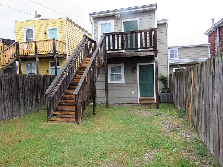 1403 1/2 W Leigh St — Photo 2