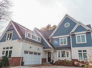 11921 N Ogden Point Rd, Syracuse, IN 46567