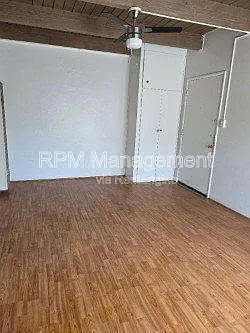 1909 N Beachwood Dr #12 — Photo 12