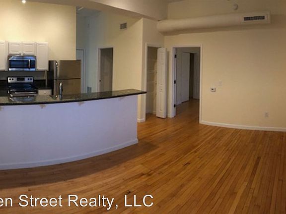 5th image of 221 Glen St APT 212