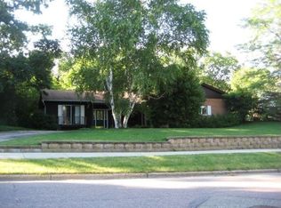 1618 Algonquin Dr, Baraboo, WI 53913