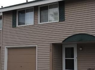 3269 Valley Ridge Dr, Saint Paul, MN 55121