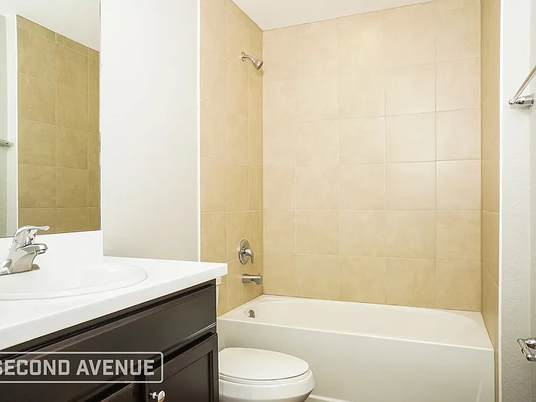 105 Sherbourne St — Photo 15