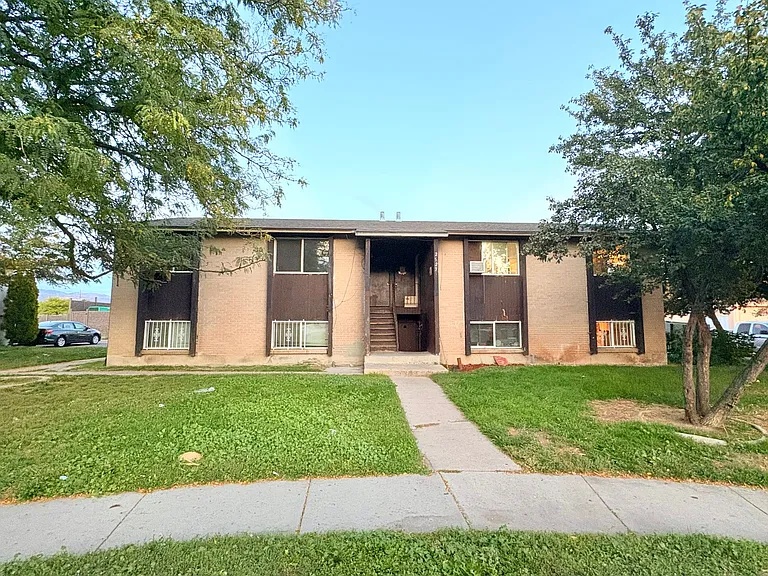 2523 S Lakecrest Dr — Photo 3
