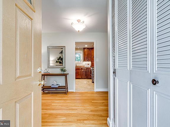 2nd image of 10015 Eastlake Dr