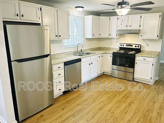 3rd image of 3044 Arrowsmith Dr