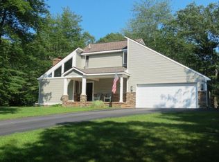 4574 Greenbrier Rd, Oscoda, MI 48750