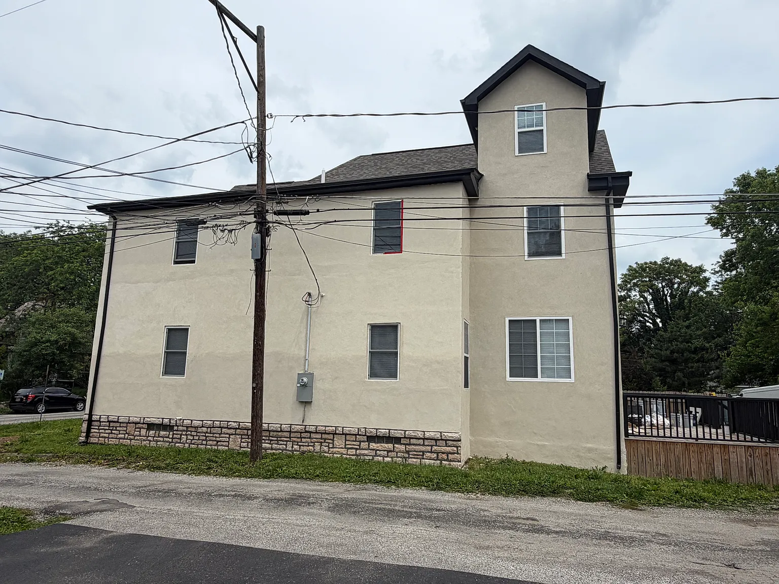 8 bed, 3000 sqft, $600 — Photo 3