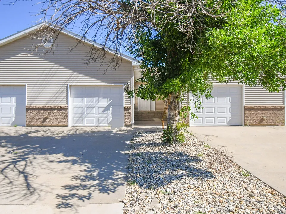 1420 E Redwood Blvd