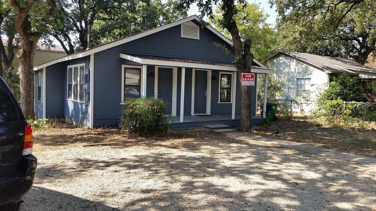 1106 S Avenue B, Denton, TX 76201 | Zillow