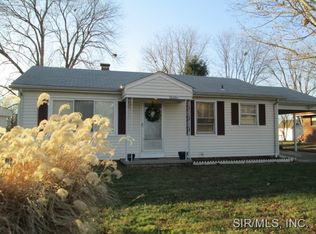 6424 Sunset Dr, Godfrey, IL 62035