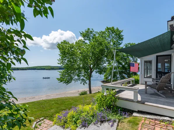 2 Pleasant Street, Castine, ME 04421