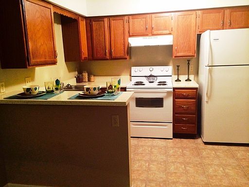 3rd image of 7620 Shawnee Mission Pkwy APT 305