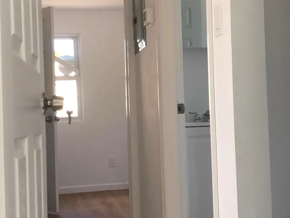 318 Ellis Ave #3
