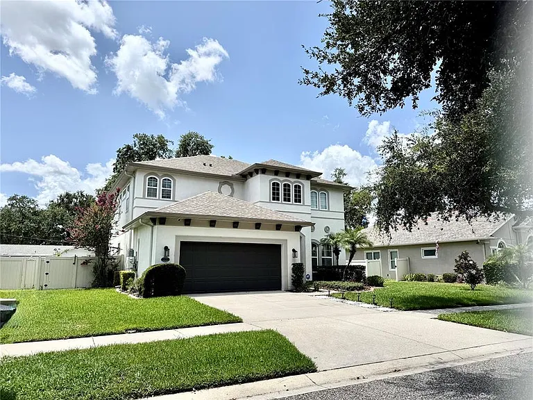 212 Montara Dr — Photo 3