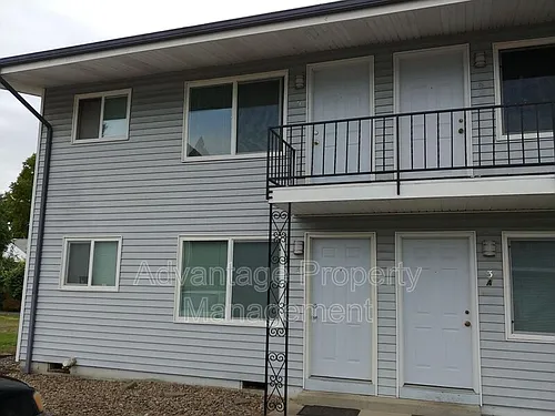 339 Jackson St W Photo 1