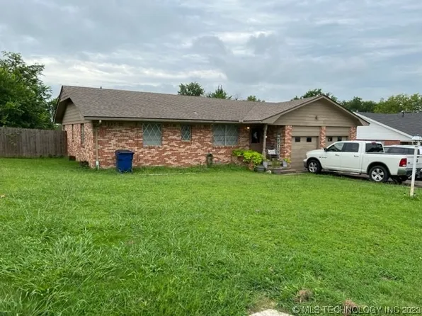 2025 E Foster Dr, Ada, OK 74820