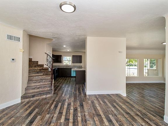 3rd image of 15 E Weldon Ave