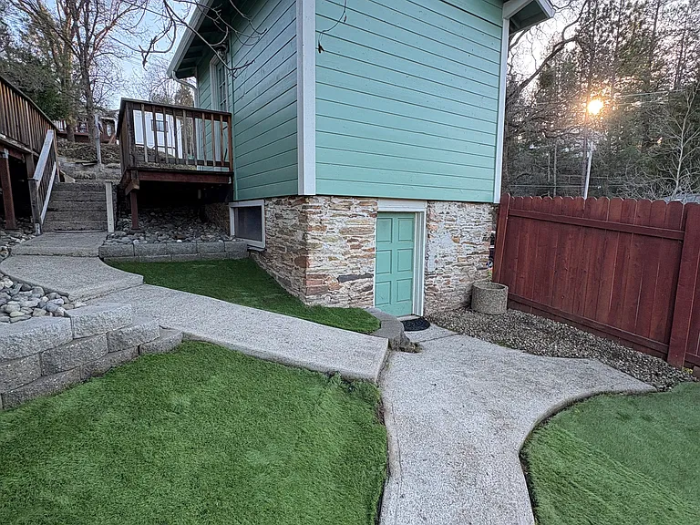 1133 Turner Ct #B — Photo 3