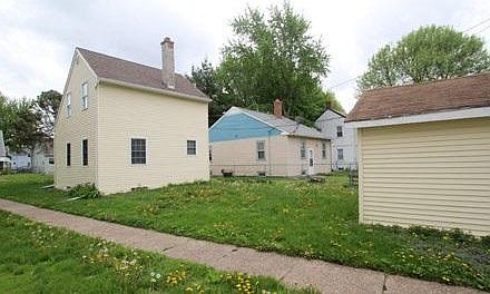 3rd image of 202 S Thornwood Ave