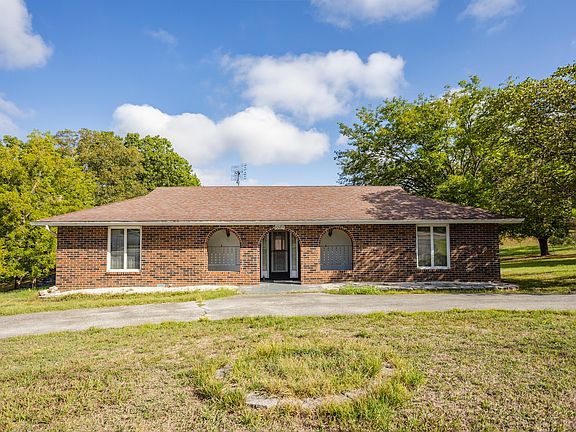 2nd image of 102 E Mockingbird Lane