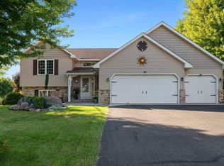 8041 Prairie Trl, Rockford, MN 55373