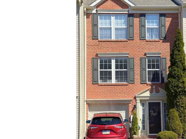 405 Amy Ct, North Wales, PA 19454