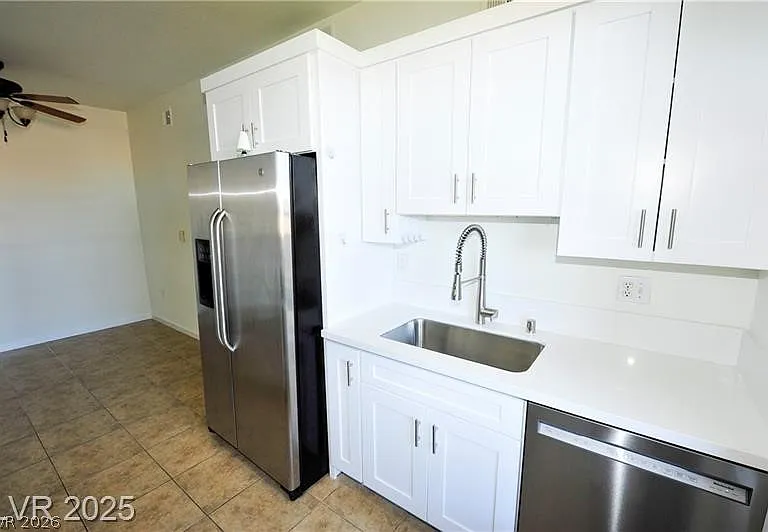 231 W Horizon Ridge Pkwy #1113 — Photo 14