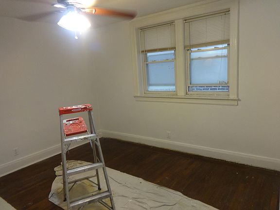 Back bedroom (2 of 2 bedroom)