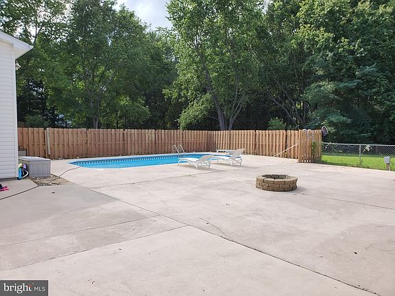 2nd image of 39580 Hiawatha Cir