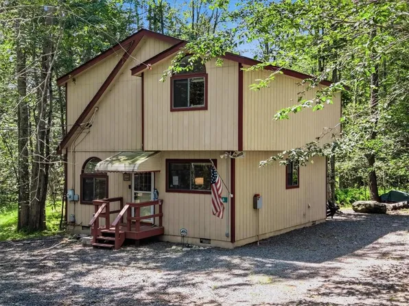 456 Maxatawny Dr, Pocono Lake, PA 18347