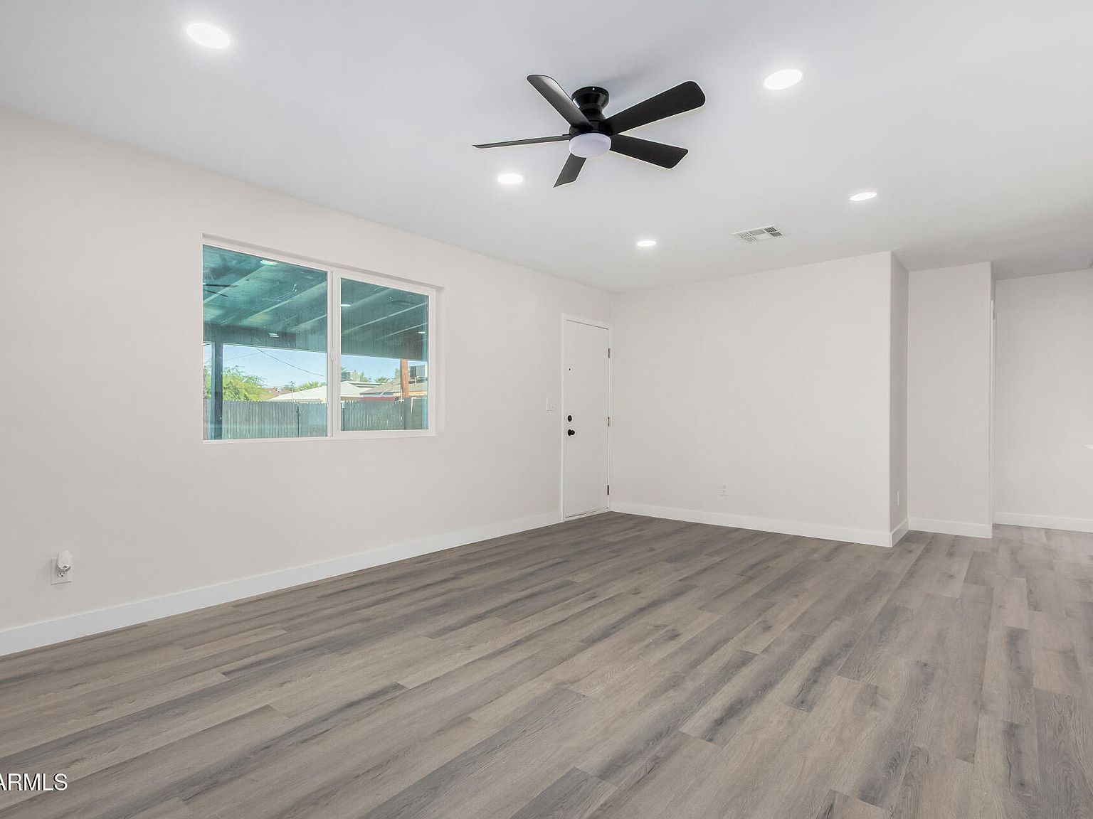 5706 W Sells Cir — additional photo 3