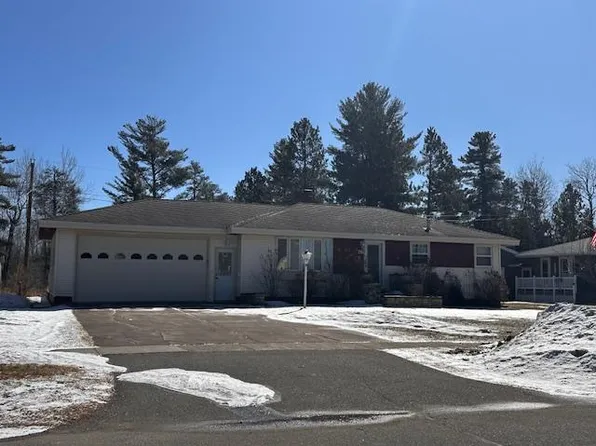 60 Elm Blvd, Babbitt, MN 55706