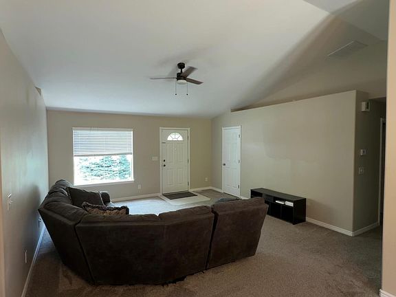4th image of 2589 Ironwood Ave